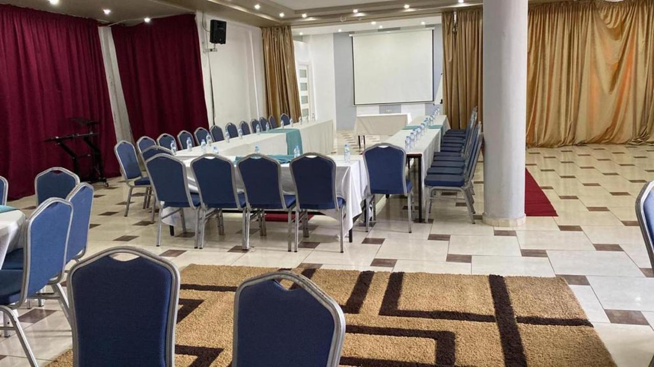Amwaj Hotel 엘자디다 외부 사진